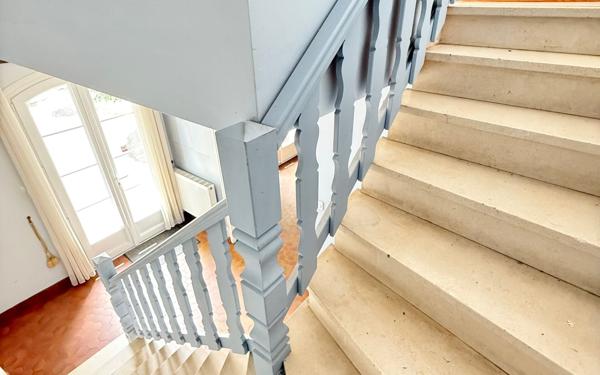 Maison à vendre    9 pièces •  Pessac