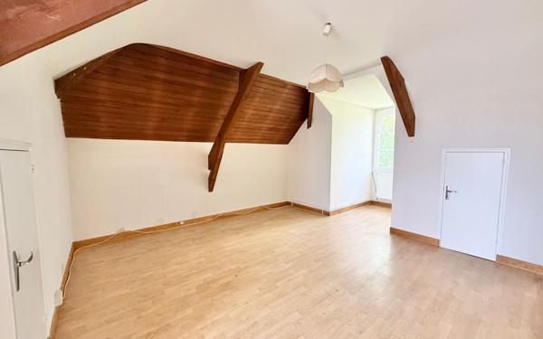 Maison à vendre    9 pièces •  Pessac