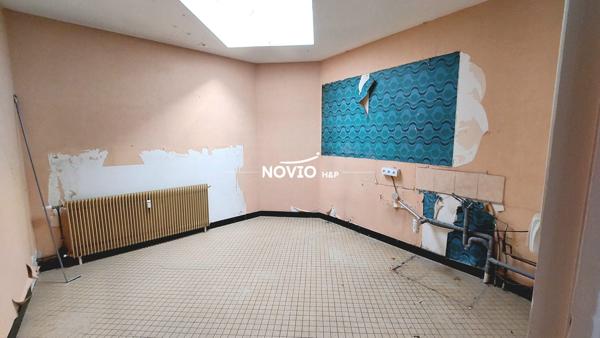 local commercial / bureaux 141 m²
