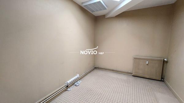 local commercial / bureaux 141 m²