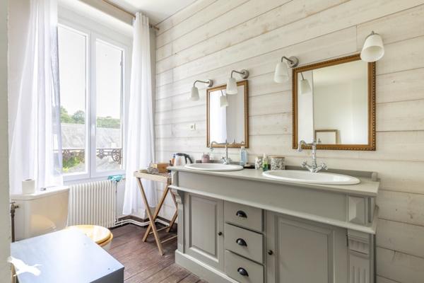 Maison à vendre 244 950 € Argenton-sur-Creuse 8 p 242 m² DPE D