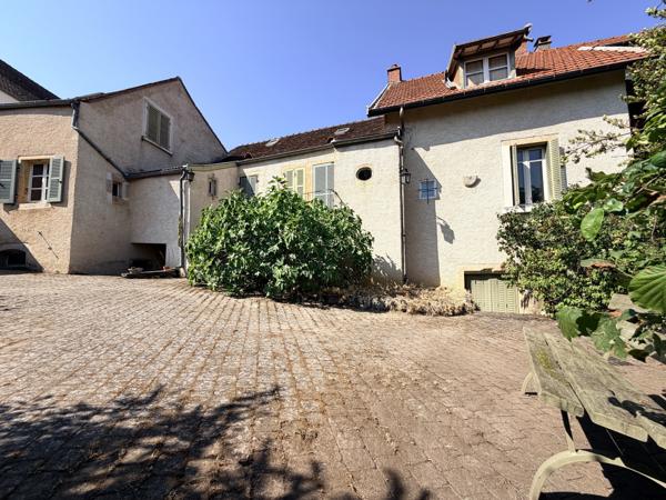 Maison
         7 pièces
        - 177 m² Bien prestige 499 000 € *