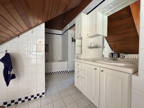 Maison
         7 pièces
        - 177 m² Bien prestige 499 000 € *