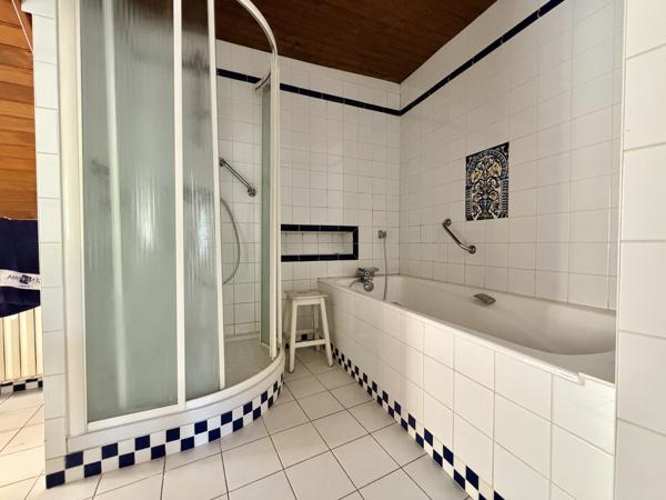 Maison
         7 pièces
        - 177 m² Bien prestige 499 000 € *
