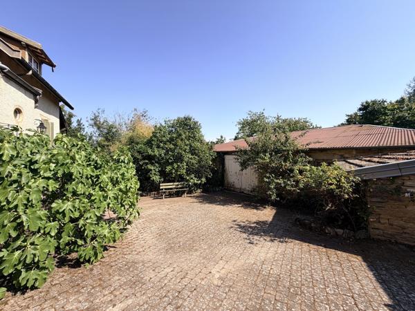 Maison
         7 pièces
        - 177 m² Bien prestige 499 000 € *