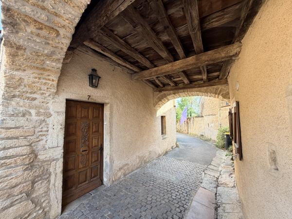Maison
         7 pièces
        - 177 m² Bien prestige 499 000 € *