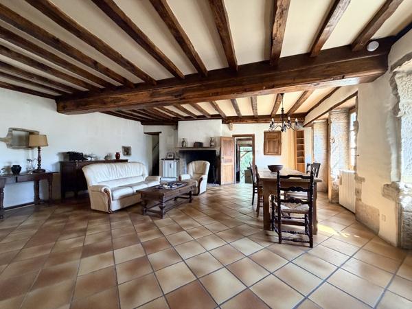Maison
         7 pièces
        - 177 m² Bien prestige 499 000 € *