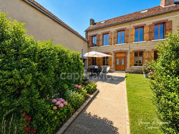 À vendre – Maison de village 4 chambres avec jardin, dépendances, grange et espace spa