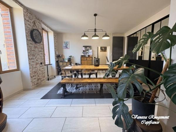 À vendre – Maison de village 4 chambres avec jardin, dépendances, grange et espace spa