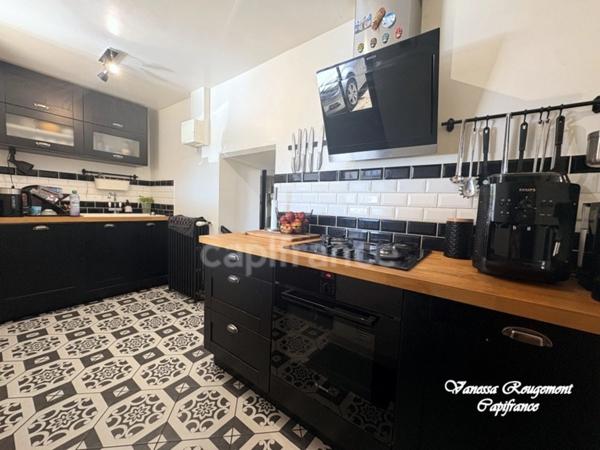 À vendre – Maison de village 4 chambres avec jardin, dépendances, grange et espace spa
