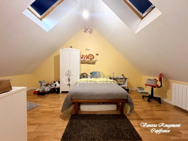 À vendre – Maison de village 4 chambres avec jardin, dépendances, grange et espace spa