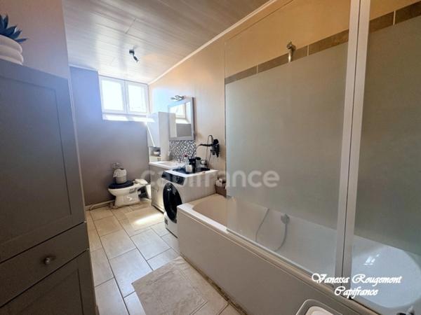 À vendre – Maison de village 4 chambres avec jardin, dépendances, grange et espace spa