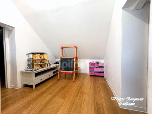 À vendre – Maison de village 4 chambres avec jardin, dépendances, grange et espace spa