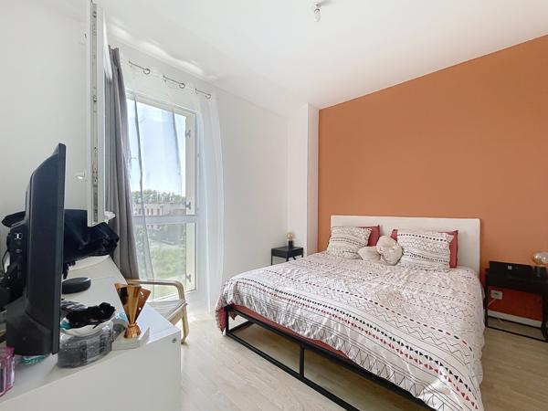 Appartement
         4 pièces
        - 78 m² Exclusivité 320 000 € *