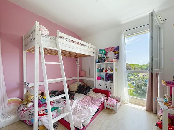 Appartement
         4 pièces
        - 78 m² Exclusivité 320 000 € *