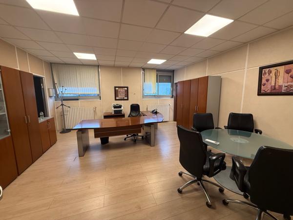 Villenoy (77124) local commercial meublée