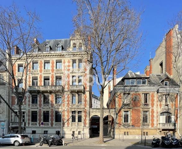 Paris 17 Appartement familial ou bureaux - 223 m2 + 100 m2 jardin, meublé