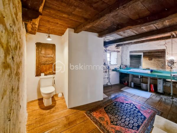 Maison en pierre de 560 m²