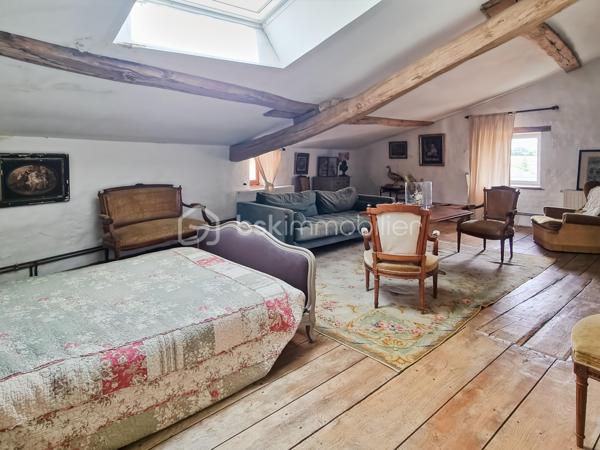 Maison en pierre de 560 m²