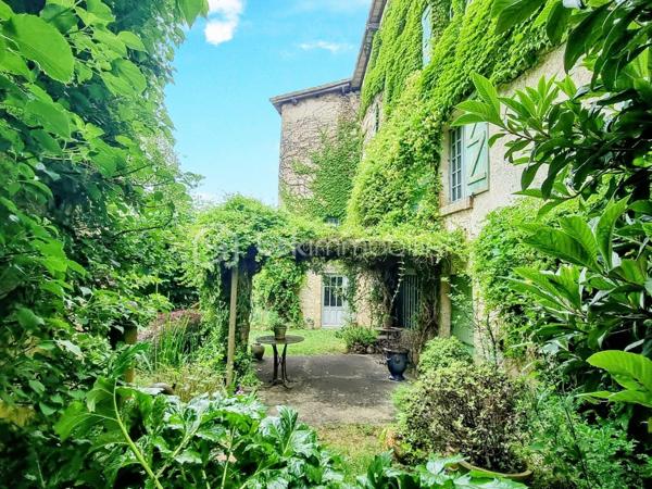 Maison en pierre de 560 m²