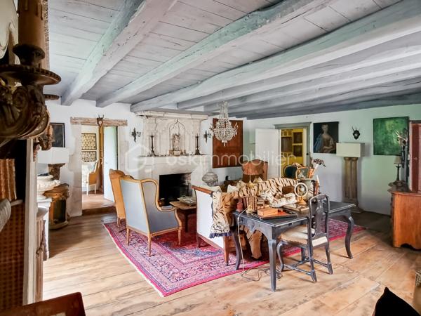 Maison en pierre de 560 m²