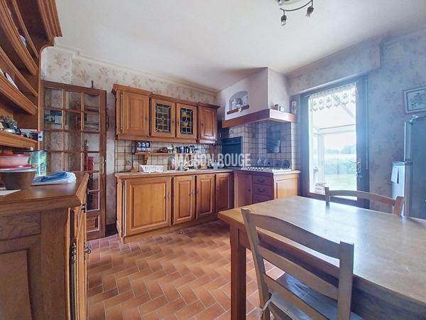 PLUDUAL ,BELLE PROPRIÉTÉ FAMILIALE AVEC 4 CHAMBRES, GÎTE ET 4 800 M² DE TERRAIN