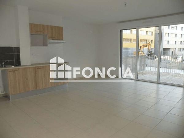 Location Appartement 3 pièces 69.6 m² - 10 SENTE DES RADOUBS Bordeaux 33300