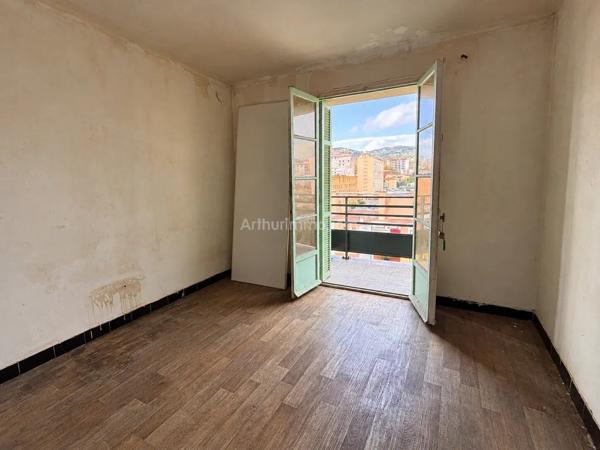Vente                                                      Appartement
                        
                     3 pièces                      56 m2                     à Ajaccio