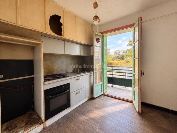 Vente                                                      Appartement
                        
                     3 pièces                      56 m2                     à Ajaccio