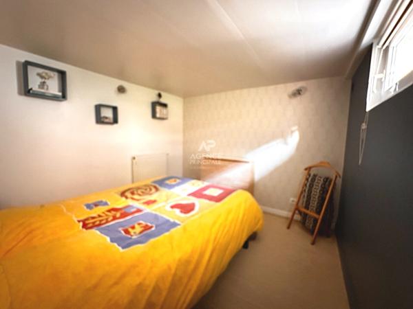 CHAVILLE - Centre ville - Maison de 3 chambres, un bureau et jardinet €721 000 ** - Référence 632-C