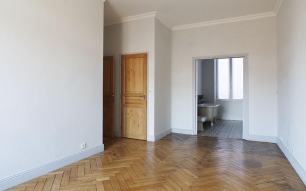 Appartement à vendre    6 pièces • 200 m2 Lyon 7