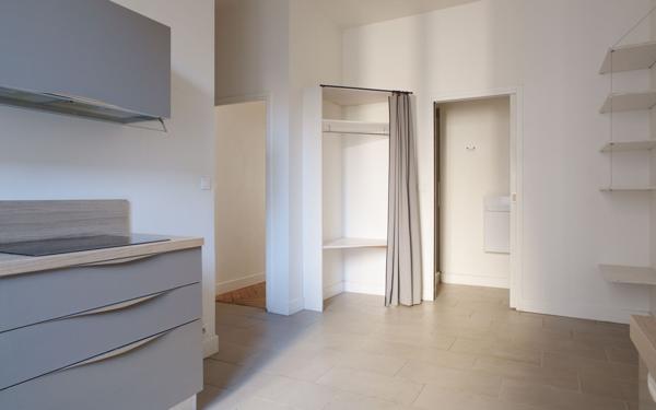 Appartement à vendre    6 pièces • 200 m2 Lyon 7