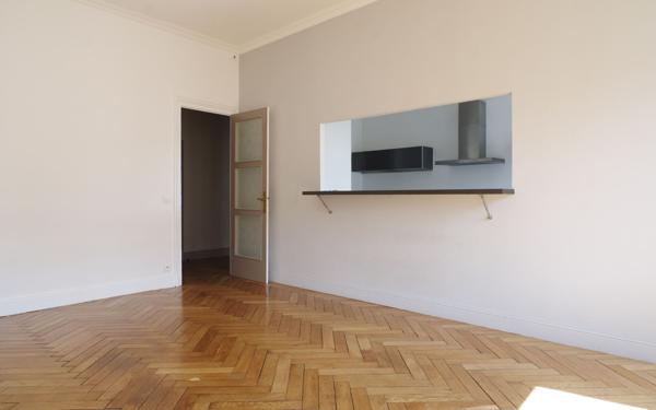 Appartement à vendre    6 pièces • 200 m2 Lyon 7
