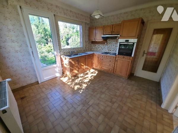 Maison individuelle à ARQUES sur un jolie parc arboré