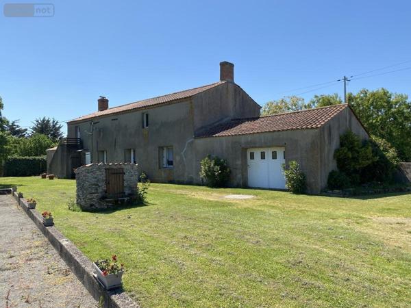 Maison à vendre à Vairé en Vendée (85150), ref : 85072-1082