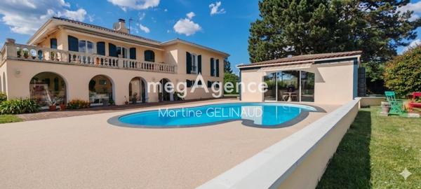 Maison à Saintes, 17100 - 10 pièces 217m²