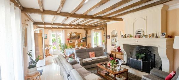 Maison à Saintes, 17100 - 10 pièces 217m²