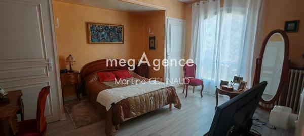 Maison à Saintes, 17100 - 10 pièces 217m²