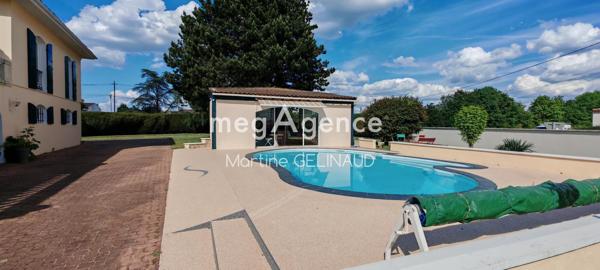 Maison à Saintes, 17100 - 10 pièces 217m²