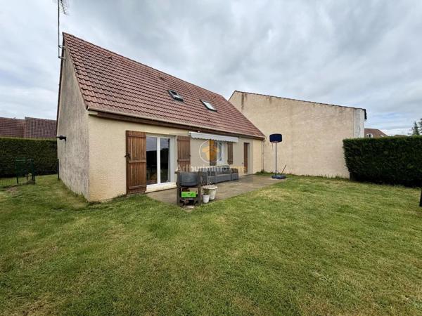 Vente                                                      Maison
                        
                     4 pièces                      92 m2                     à Rozay-en-Brie