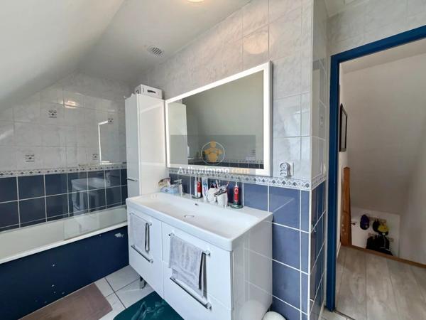 Vente                                                      Maison
                        
                     4 pièces                      92 m2                     à Rozay-en-Brie