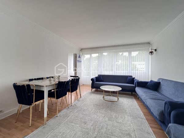 Situé dans un quartier paisible, de Morsang Sur Orge, cet appartement a entièrement été refait à neuf, il est situé au dernier étage d'un immeuble sur 4 niveaux, son séjour vous séduira par son ambiance lumineuse et moderne. L'appartement dispose de trois chambres, idéales pour une famille, une cuisine indépendante aménagée et équipée, d'un balcon offrant une vue dégagée, ainsi qu'une salle d'eau, WC séparés. A proximité des transports (tram + RER C), écoles, et commerces, Ne tardez pas, renseignements et visites 7jrs / 7 jrs.