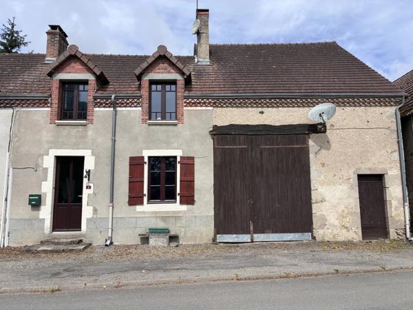 Maison de village française traditionnelle