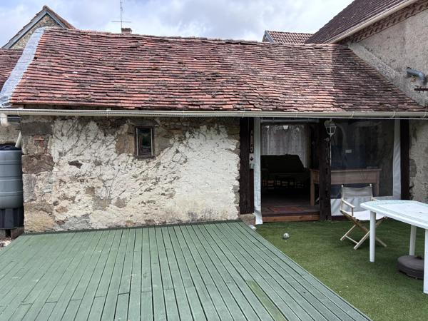 Maison de village française traditionnelle