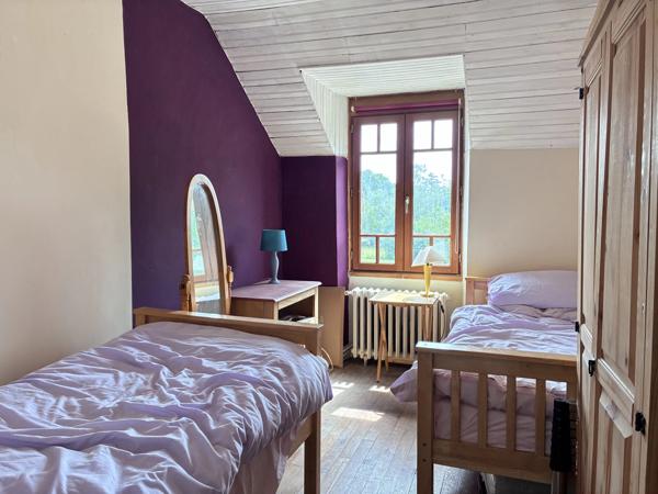 Maison de village française traditionnelle