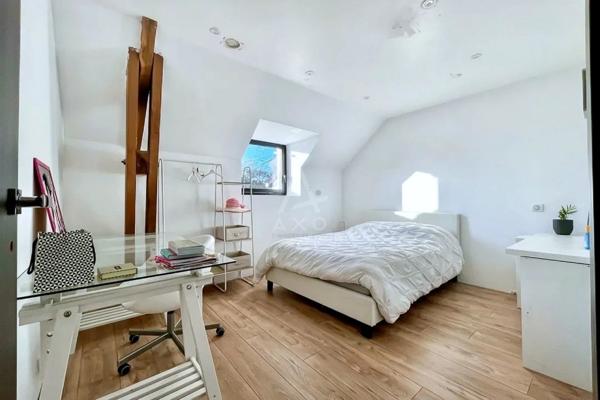 Maison familiale d'exception –T10 de 414,18 m² surface au sol / 332 m2 habitables– Terrain 4 192 m² –belles prestations-Bréal sous Monfort