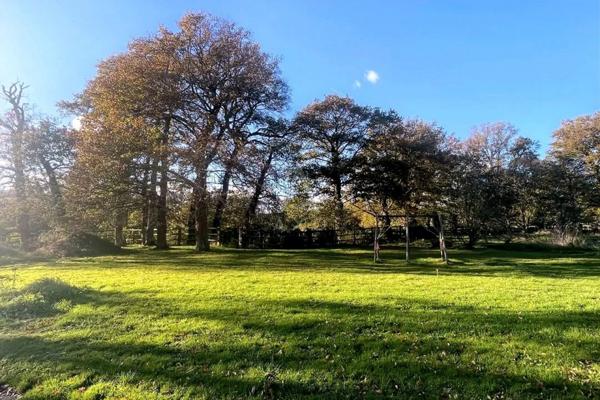 Maison familiale d'exception –T10 de 414,18 m² surface au sol / 332 m2 habitables– Terrain 4 192 m² –belles prestations-Bréal sous Monfort