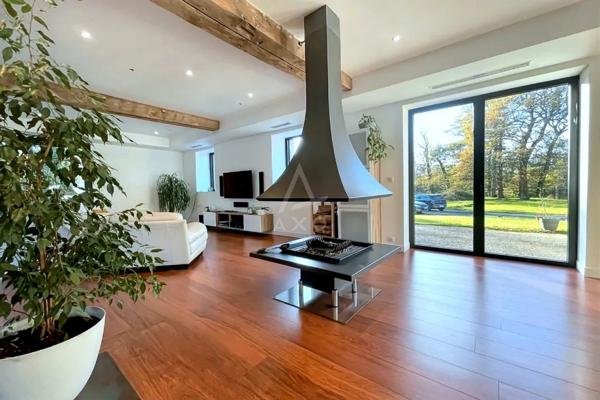 Maison familiale d'exception –T10 de 414,18 m² surface au sol / 332 m2 habitables– Terrain 4 192 m² –belles prestations-Bréal sous Monfort