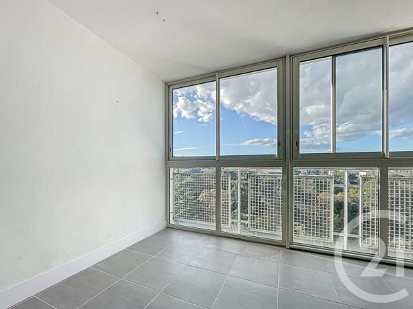 Appartement T4 à vendre  4 pièces - 76,80 m2 BAGNOLS SUR CEZE - 30