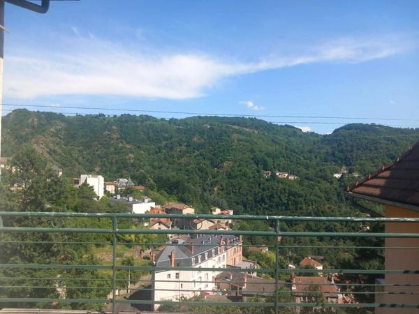 🏡 Appartement 3 pièces – Terrasse avec vue exceptionnelle – Thiers – 69 000 €